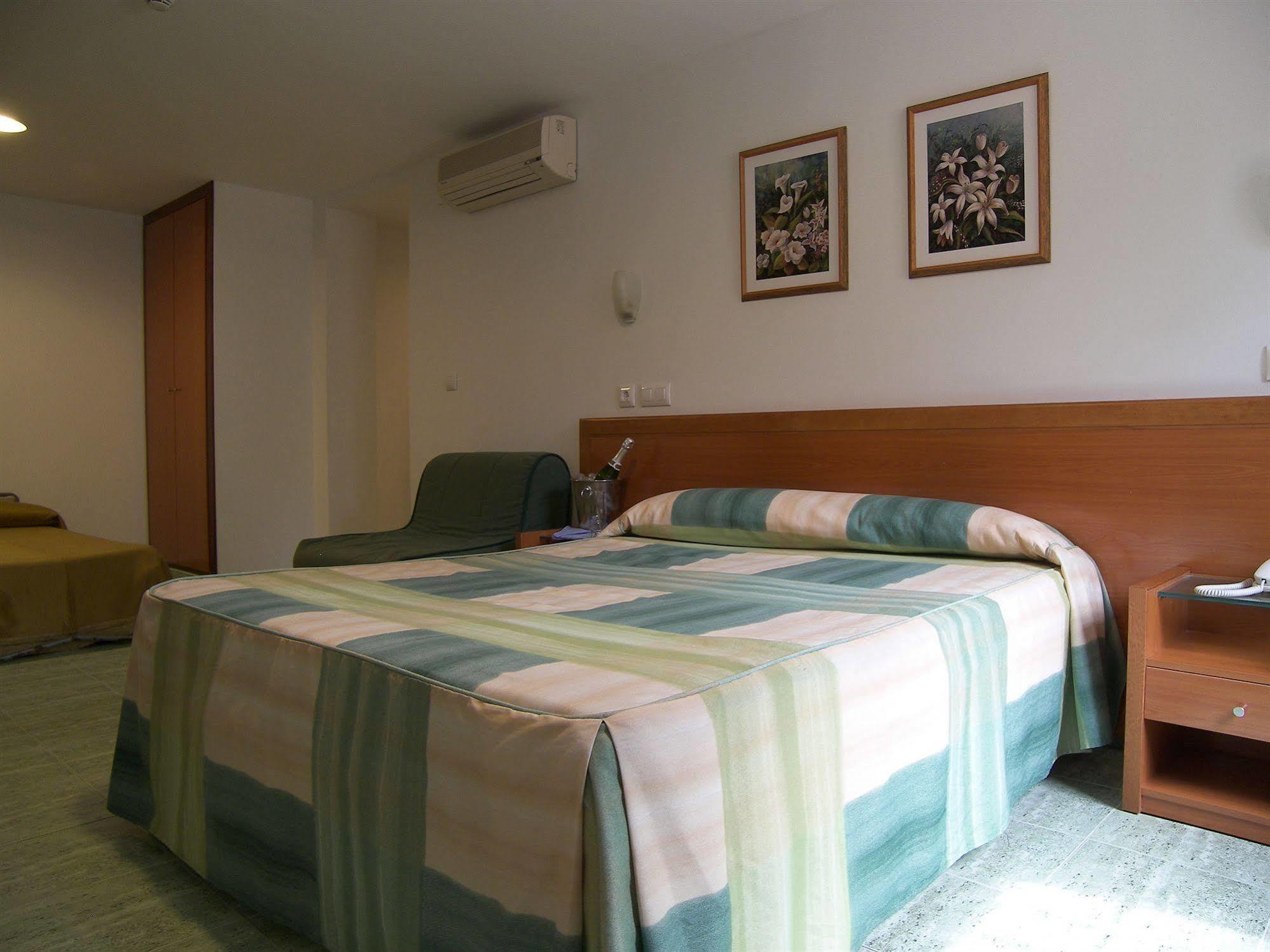Hotel Mavi Gandia Luaran gambar